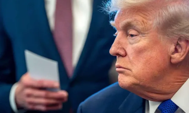 بازی دوگانه ترامپ در خصوص ادامه یا پایان جنگ/ فشار کاخ سفید به نتیجه می رسد؟ بازی دوگانه ترامپ در خصوص ادامه یا پایان جنگ/ فشار کاخ سفید به نتیجه می رسد؟