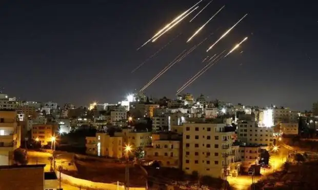 حمله موشکی ایران به بخش‌های گسترده‌ای از تل‌آویو و اطراف فرودگاه بن‌گوریون