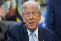 ترامپ جزیره خارک را به حمله دوباره تهدید کرد / فعلا قصد نداریم به جنگ پایان دهیم