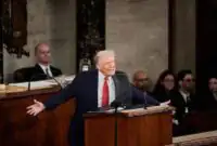 ترامپ در حال تشکیل ائتلافی چند ملیتی برای بازگشایی تنگه هرمز است/ آکسیوس به نقل از یک مقام آمریکایی افشا کرد