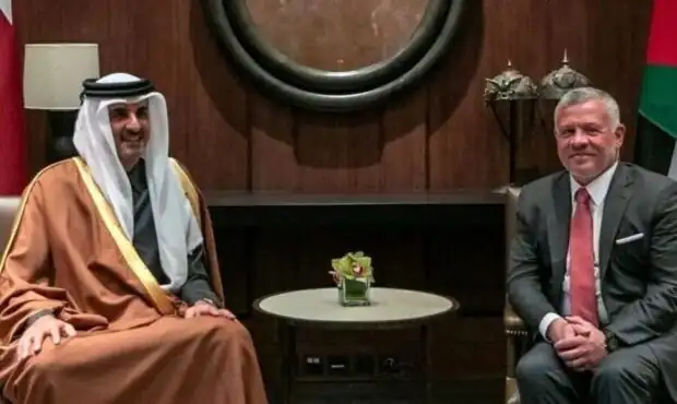 دیدار امیر قطر و پادشاه اردن در دوحه / رایزنی درمورد توقف جنگ و بازگشت به مذاکرات