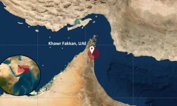 آتش در آب‌های امارات / یک کشتی هدف پرتابه ناشناس قرار گرفت
