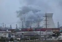 یک رسانه ترک: حمله ایران به پالایشگاه حیفا در اسرائیل / برق در چندین منطقه از حیفا قطع شد