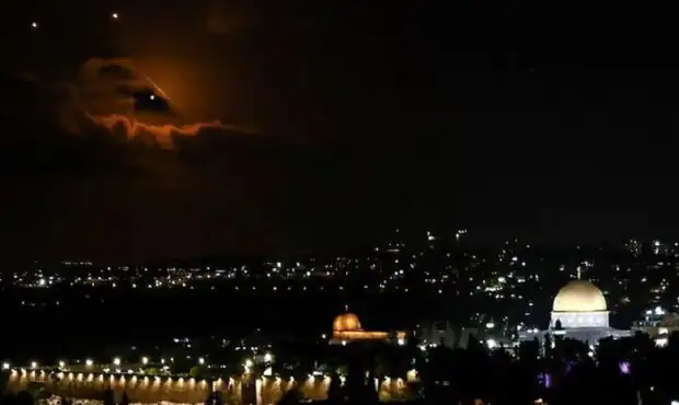 حملات ممتد و گسترده ایران به اسرائیل / تل‌آویو هدف قرار گرفت