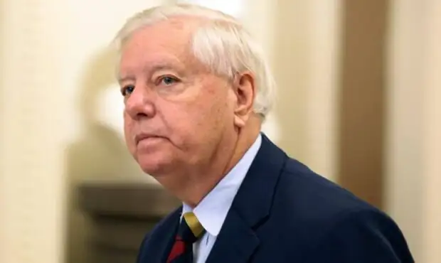 تنش تازه واشنگتن و مادرید / گراهام خواستار خروج پایگاه‌های آمریکا شد