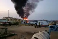 فوری/ کشتی مسافربری در جزیره خارک هدف قرار گرفت