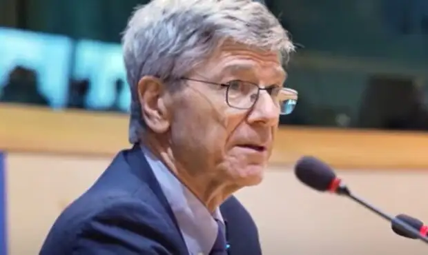 توصیه اقتصاددان آمریکایی به کشورهای عربی / نگذارید آمریکا از پایگاه هایتان برای حمله به ایران استفاده کند