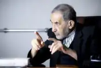 هشدار ولایتی به کشورهای منطقه/ در دعوای فیل‌ها علف‌ها لِه می‌شوند!