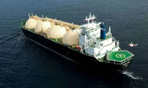 دو تانکر گاز از تنگه هرمز عبور کرد