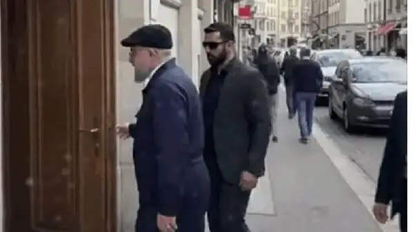 ماجرای انتشار عکس حسن روحانی در بانکی در سوئیس چیست؟ ماجرای انتشار عکس حسن روحانی در بانکی در سوئیس چیست؟