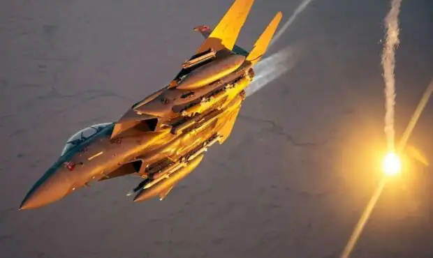 حمله جنگنده‌های دشمن به برخی مناطق اصفهان