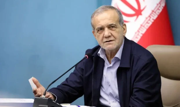 حضور پزشکیان در تجمع خیابانی شب ۱۲ فروردین+ عکس