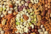 ۲ جنجال در بازار آجیل شب عید / رنگ آمیزی و فروش قسطی باب شد!