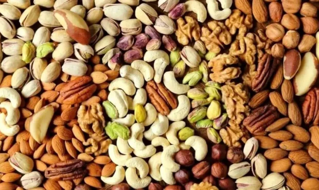 ۲ جنجال در بازار آجیل شب عید / رنگ آمیزی و فروش قسطی باب شد!