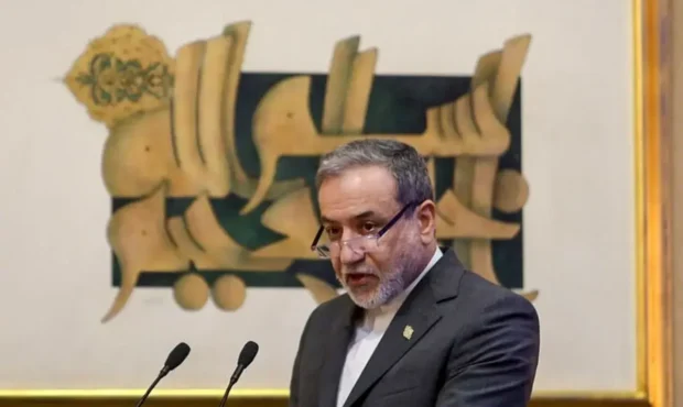 هشدار عراقچی درباره تشعشعات رادیواکتیو نیروگاه بوشهر