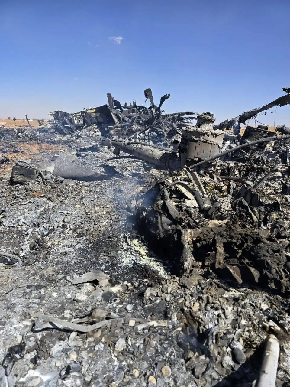 هواپیما و هلی‌کوپتر‌های منهدم شده آمریکایی در جنوب استان فارس + تصاویر