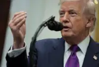 ترامپ باز هم تهدید کرد / همه چیز را منفجر و نفت ایران را تصاحب خواهم کرد