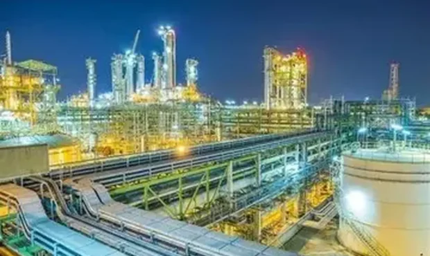 حمله موشکی ایران به غول پتروشیمی عربستان / سابک هدف حمله قرار گرفت