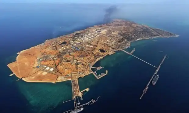 حمله موشکی به جزیره خارگ/صدای چند انفجار شنیده شد