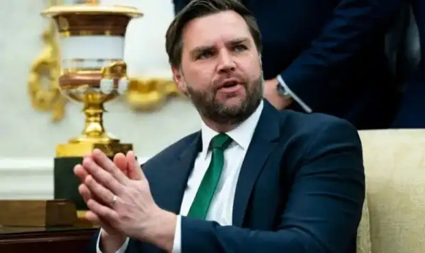 پاسخ عجیب معاون ترامپ به قالیباف درمورد نقض آتش‌بس