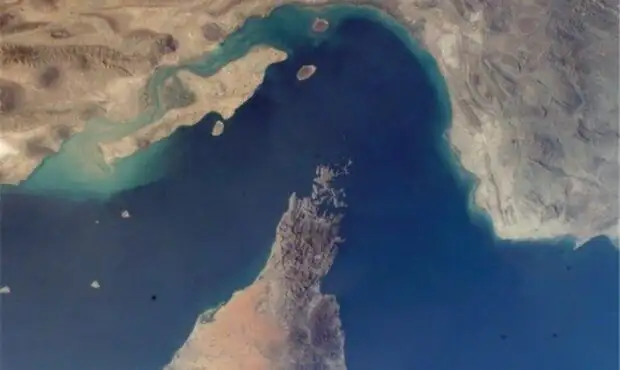 گزارش ان‌بی‌سی از وضعیت تنگه هرمز/ صف طولانی از کشتی‌های چینی در انتظار مجوز برای خروج هستند