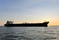 تنگه هرمز همچنان مسدود است/ زمان بازگشایی شاه راه اقتصادی جهان مشخص شد