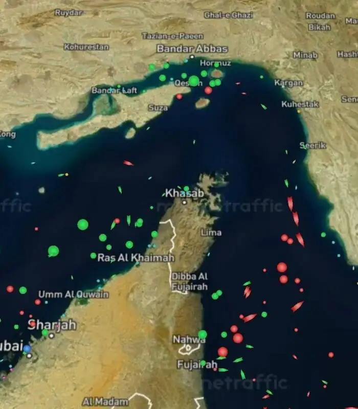 تنگه هرمز همچنان مسدود است
