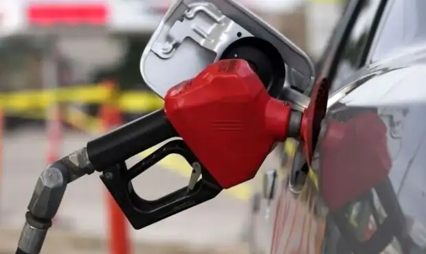 قالیباف: دلتان برای قیمت فعلی بنزین تنگ می‌شود!