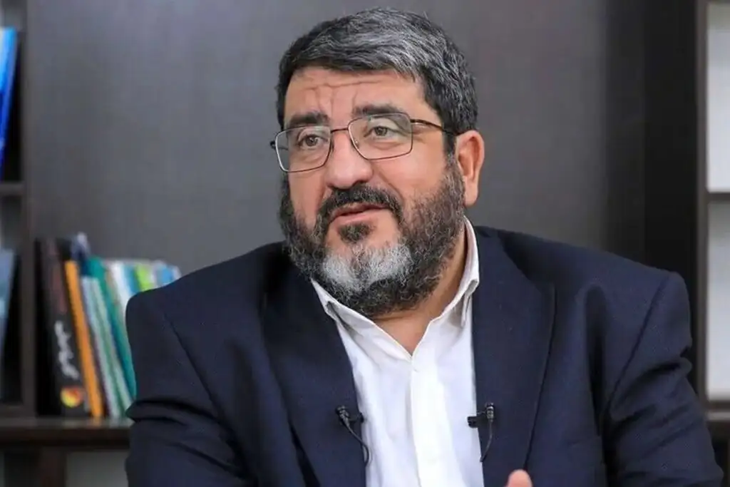 ایزدی: دستیابی ایران به سلاح هسته‌ای مشروع خواهد بود