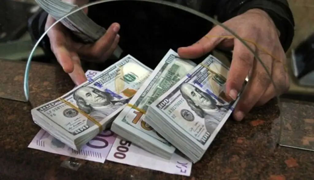 تمدید مهلت بازگشت ارز تجاری / زمان تحویل تعهدات تا ۹ خرداد افزایش یافت