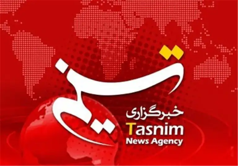 شعارنویسی تندرو‌ها روی درب ساختمان تسنیم + عکس