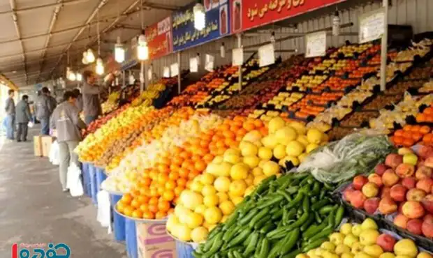 عبور موز و توت‌فرنگی از مرز کیلویی ۳۹۰ هزار تومان! / گوجه فرنگی چند؟