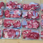 توزیع گوشت رایگان به مددجویان