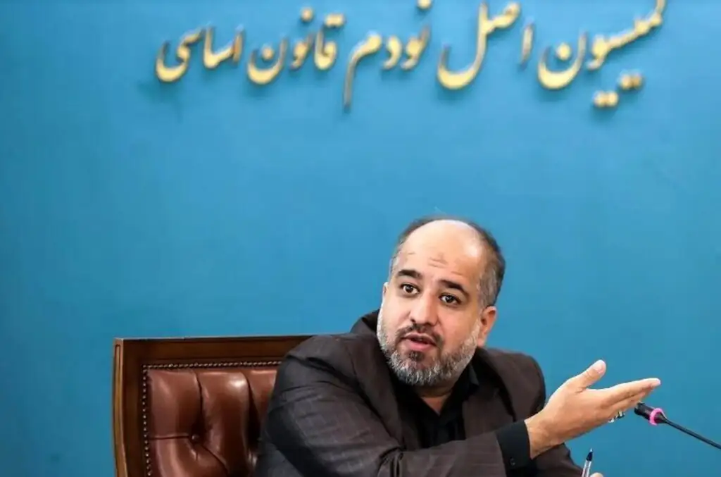 ادعاهای عجیب علی خضریان/ از ناکارآمد دانستن ۱۳ نهاد نظارتی تا بی‌خبری از قرارداد با چین