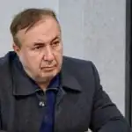 یک مُشت محتکرِ دانه‌درشت، پیاده نظام دشمن شده‌اند/ یقه‌ سلاطینِ و حامیان آنان را بگیرید