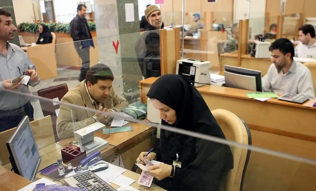 ساعت کاری بانک‌ها از ۲۶ اردیبهشت ۱۴۰۵ تغییر می‌کند / شعب بانک‌ها ۷ تا ۱۳ فعال هستند
