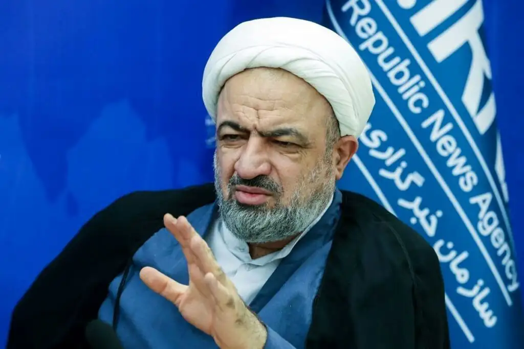 رسایی علت تعطیلی مجلس را فاش کرد!