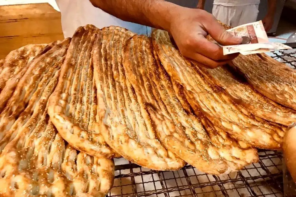 جدول قیمت جدید نان منتشر شد؛ بربری و سنگک چند شدند؟