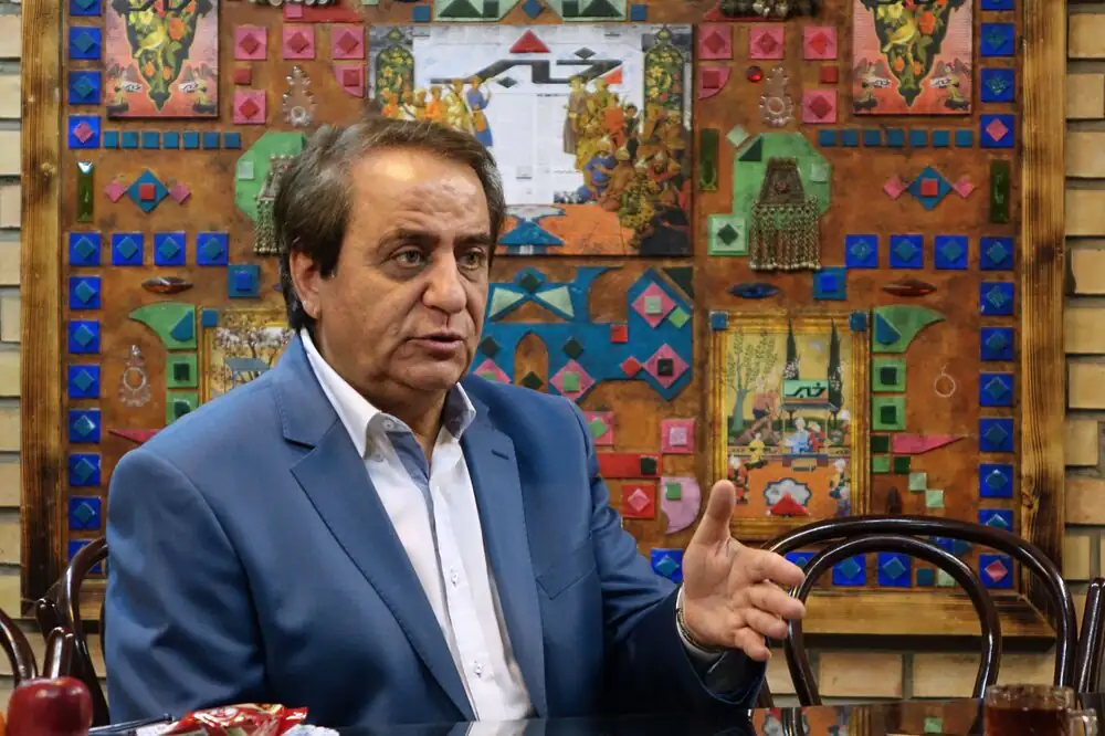 5277654 «رادار سیاسی» بازارها سریع هر سیگنالی را میگیرند / هشدار کشتیآرای درباره بازار «وضعیت غیرعادی» طلا در پساتفاهم