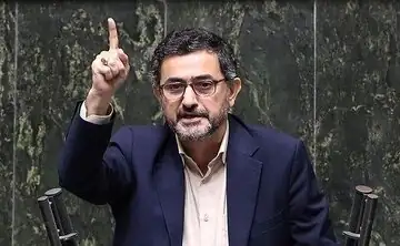 انتقاد عضو کمیسیون امنیت ملی مجلس از یک برنامه تلویزیونی/ هیچ کس قادر به دور زدن ولی فقیه نیست؛ دل مردم را با بی اطلاعی خالی نکنید