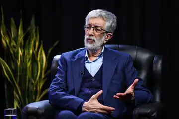 خاطره حدادعادل از برنامه‌ریزی خانواده رهبر شهید برای تعطیلات عید/ دخترم گفت با آقا قرار است عید به مشهد برویم