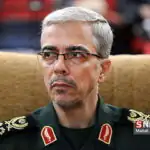 عکسی قدیمی از شهید باقری در کنار محسن رضایی و سرلشکر رحیم صفوی
