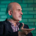 کنایه جلایی پور به نبویان؛ یک برانداز و آنارشیست در زمان جنگ دست به چنین عملی می‌زند/ مگر براندازی در زمان جنگ شاخ و دم دارد