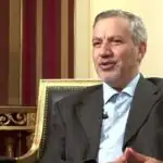 عطاءالله مهاجرانی: در شرایط جنگی باید هر اختلافی را فدای وحدت فرماندهی کرد/ رهبری در شرایط جنگی مانند ناخدا در کشتی است