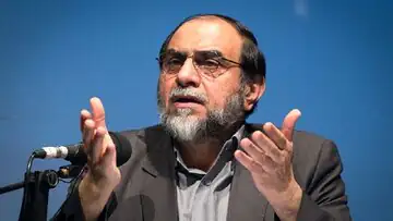 رحیم‌پور زغدی: تف بر روزگاری که رهبر ما را بزنند و باز هم از صلح با آمریکا حرف بزنیم/ آمریکا مذاکره نمی‌خواهد؛ برده می‌خواهد