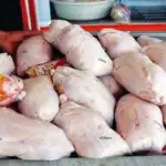 مرغ دقیقا با چه نرخی تولید می‌شود؟/ اسدالله‌نژاد: قیمتی واقعی مرغ با کف بازار، این تفاوت قیمتی را دارد