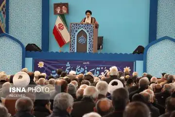 امام جمعه کرج: هر چه عقب‌ماندگی داریم از ناحیه موجودات لیبرال و غرب‌زده است / جریان غیرانقلابی در داخل نظام نفوذ کرده است