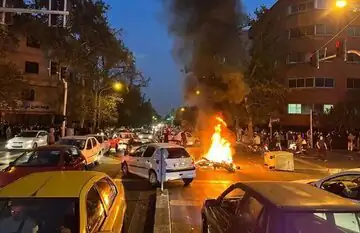 سیگنال‌فروش‌های وطنی مبلغ مبتذل‌ترین سویه‌های نولیبرالی هستند