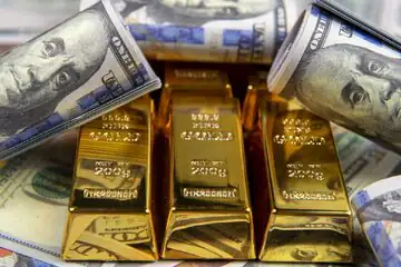 طلا زیر فشار دلار و تنش‌های خاورمیانه عقب نشست / بازارها در انتظار داده‌های اشتغال آمریکا