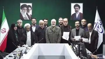 مکاتبات قالیباف برای رفع موانع بازگشایی مجلس/ نماینده قائنات: برنامه‌ریزی هیئت رئیسه بر بازگشایی صحن مجلس است